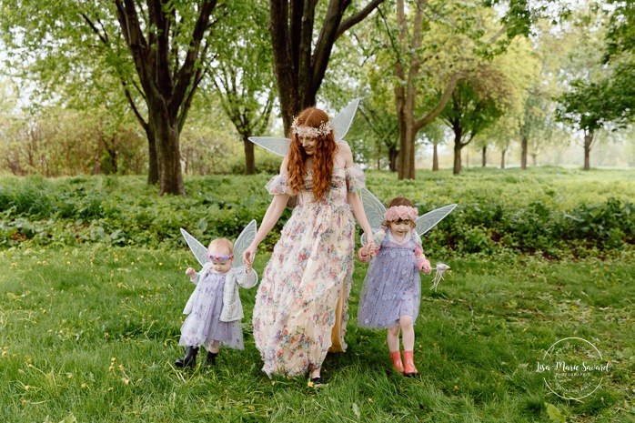 Mommy and me photos. Woodland fairies family photo ideas. Spring family photos. Mini séances familiales. Photographe de famille à Montréal. Montreal family photographer.