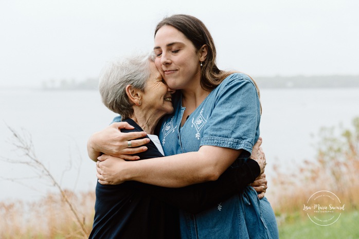 Extended family photos. Four generations family photos. Spring family photos. Mini séances familiales. Photographe de famille à Montréal. Montreal family photographer.