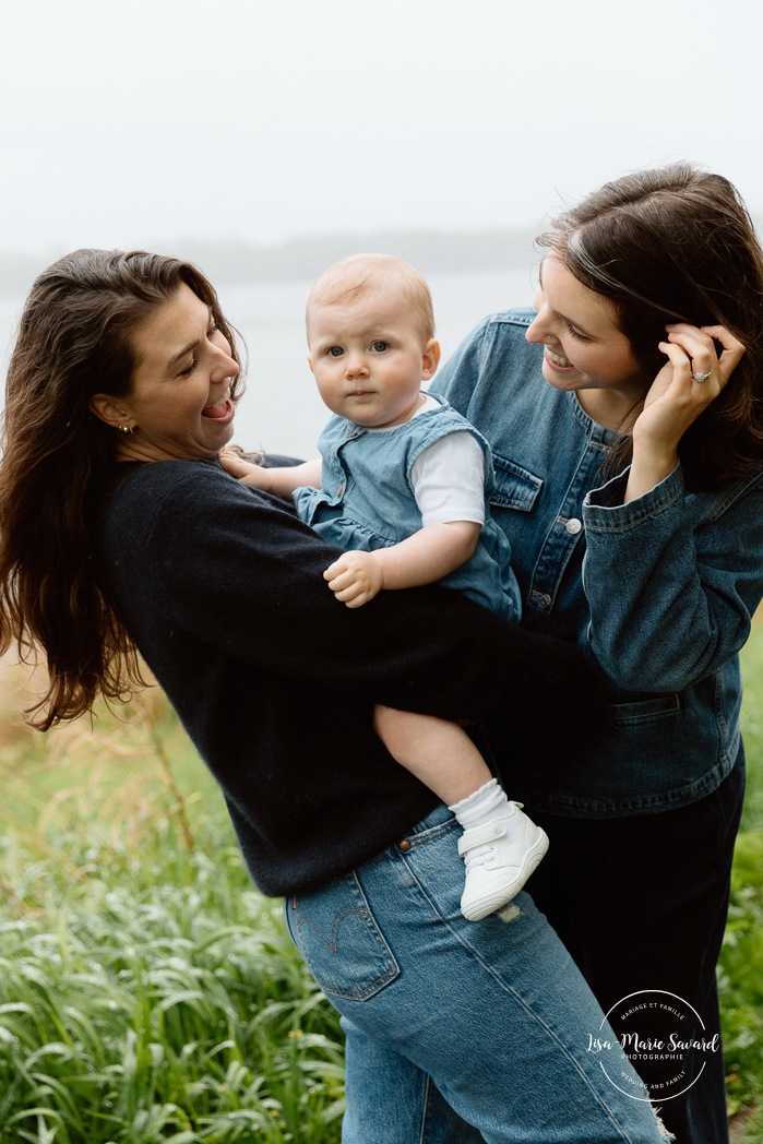 Extended family photos. Four generations family photos. Spring family photos. Mini séances familiales. Photographe de famille à Montréal. Montreal family photographer.
