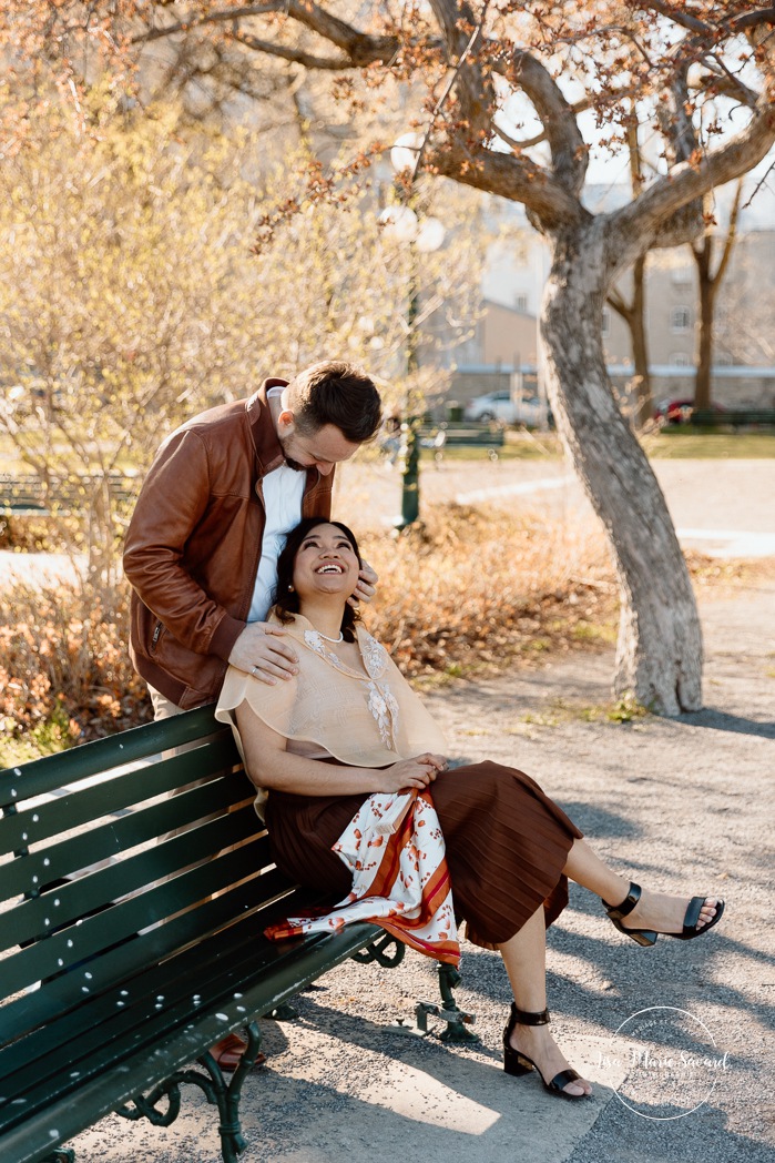 Urban engagement photos. Interracial couple photos. Séance fiançailles dans le Vieux-Québec. Photographe de mariage ville de Québec. Château Frontenac. Parc Montmorency. Quebec City photographer. Old Quebec engagement photos.