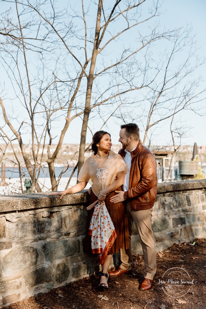 Urban engagement photos. Interracial couple photos. Séance fiançailles dans le Vieux-Québec. Photographe de mariage ville de Québec. Château Frontenac. Parc Montmorency. Quebec City photographer. Old Quebec engagement photos.