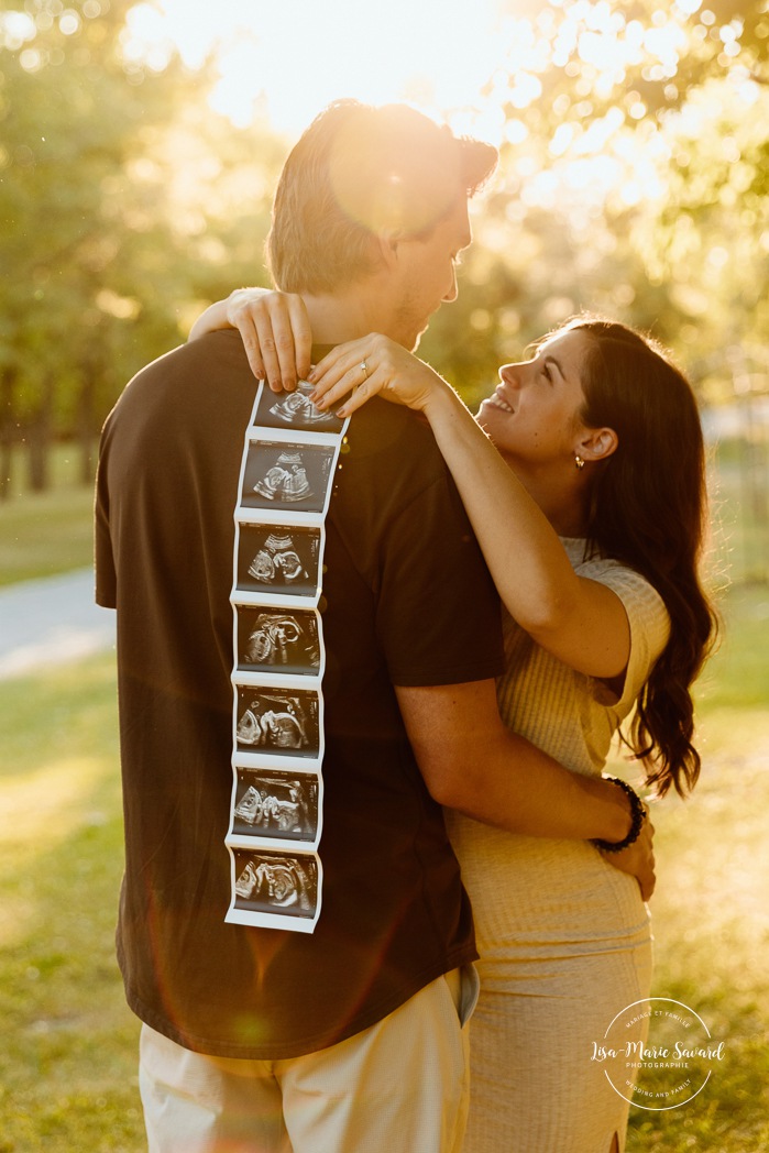Golden hour maternity photos. Ultrasound maternity photos. Photographe de maternité à Laval. Séance photo au Centre de la Nature. Laval maternity photographer. Centre de la Nature photoshoot.