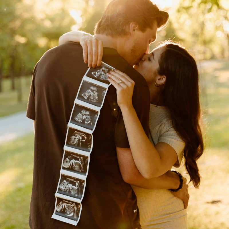 Golden hour maternity photos. Ultrasound maternity photos. Photographe de maternité à Laval. Séance photo au Centre de la Nature. Laval maternity photographer. Centre de la Nature photoshoot.