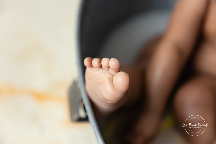 Minimalist Smash the Cake photos. Natural Smash the Cake setup. Organic Smash the Cake photos. Séance Cake Smash à Montréal. Montreal Cake Smash session. Photographe Smash the Cake à Montréal. Montreal Smash the Cake photographer.