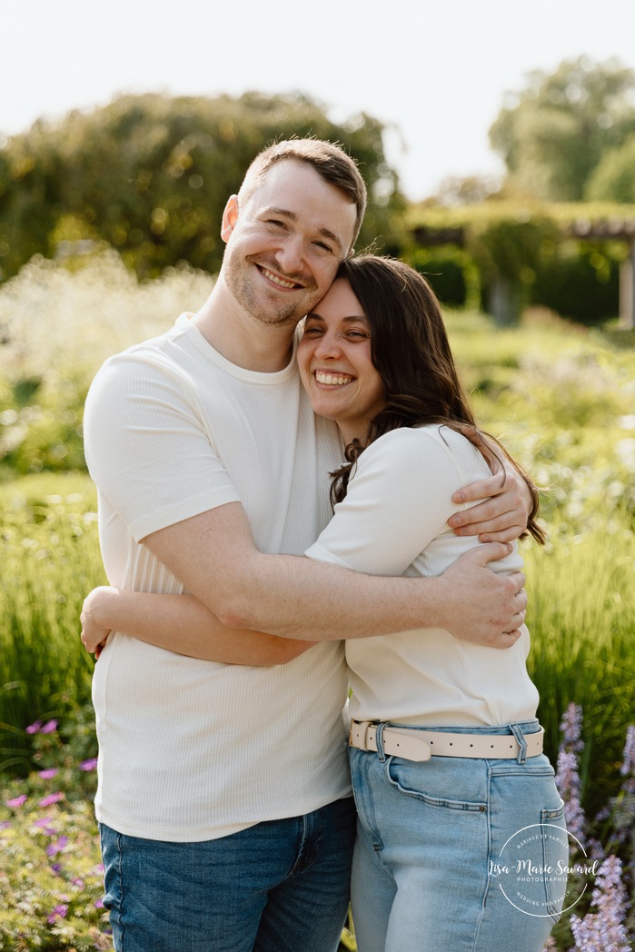 Botanical garden engagement photos. Botanical garden couple photos. Séance photo au Jardin botanique de Montréal. Photographe de fiançailles à Montréal. Montreal Botanical Garden photoshoot. Montreal engagement photographer.