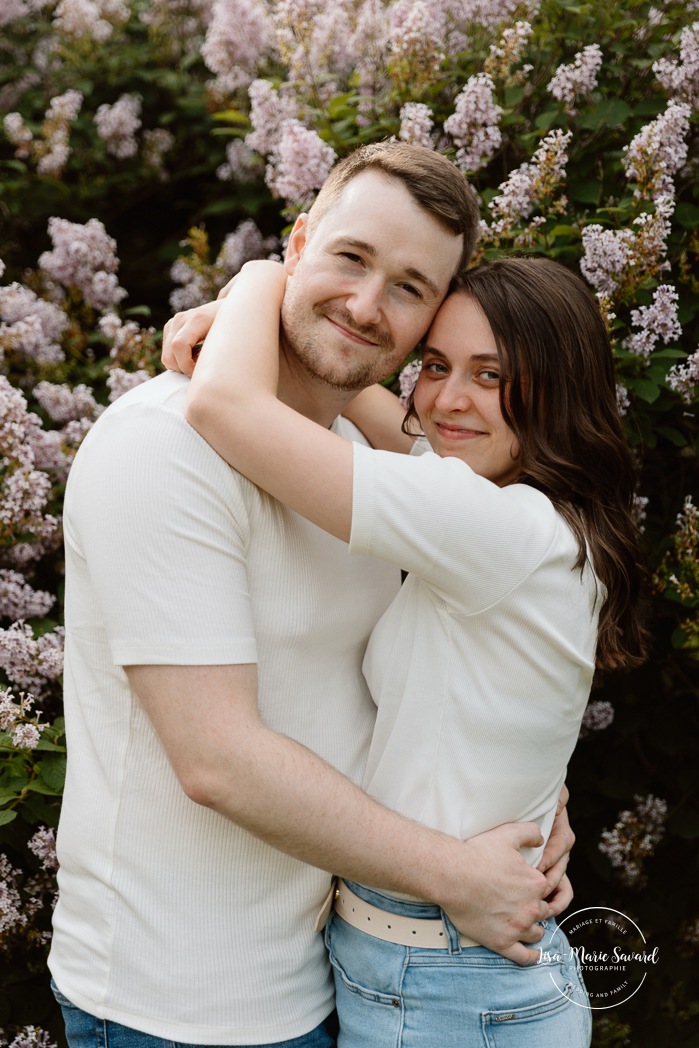 Botanical garden engagement photos. Botanical garden couple photos. Séance photo au Jardin botanique de Montréal. Photographe de fiançailles à Montréal. Montreal Botanical Garden photoshoot. Montreal engagement photographer.