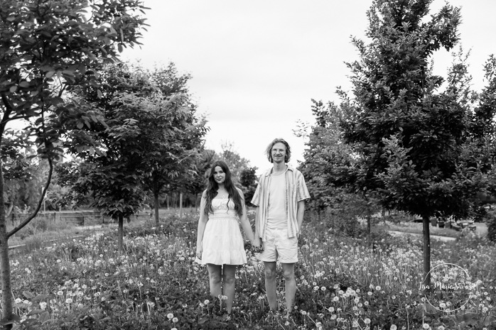 Urban engagement photos. Canal engagement photos. Séance photo de fiançailles à Montréal. Montreal engagement photos. Photographe de mariage à Montréal. Montreal wedding photographer. Séance photo Canal de Lachine. Lachine Canal photoshoot. Parc des Éclusiers.