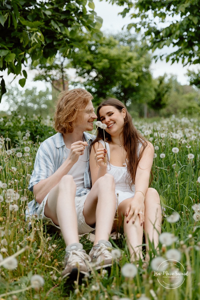 Urban engagement photos. Canal engagement photos. Séance photo de fiançailles à Montréal. Montreal engagement photos. Photographe de mariage à Montréal. Montreal wedding photographer. Séance photo Canal de Lachine. Lachine Canal photoshoot. Parc des Éclusiers.