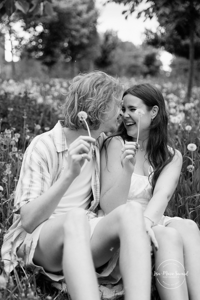 Urban engagement photos. Canal engagement photos. Séance photo de fiançailles à Montréal. Montreal engagement photos. Photographe de mariage à Montréal. Montreal wedding photographer. Séance photo Canal de Lachine. Lachine Canal photoshoot. Parc des Éclusiers.