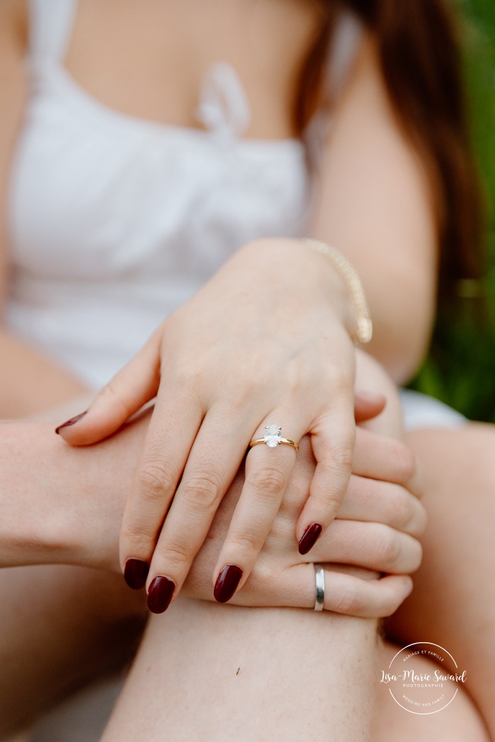 Urban engagement photos. Canal engagement photos. Séance photo de fiançailles à Montréal. Montreal engagement photos. Photographe de mariage à Montréal. Montreal wedding photographer. Séance photo Canal de Lachine. Lachine Canal photoshoot. Parc des Éclusiers.