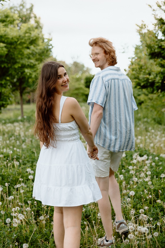 Urban engagement photos. Canal engagement photos. Séance photo de fiançailles à Montréal. Montreal engagement photos. Photographe de mariage à Montréal. Montreal wedding photographer. Séance photo Canal de Lachine. Lachine Canal photoshoot. Parc des Éclusiers.
