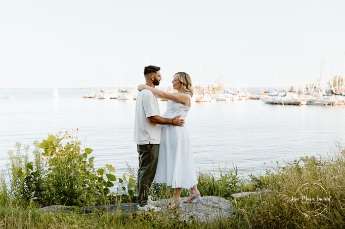 Sailboat maternity photos. Yacht club maternity photos. Marina maternity photos. Photographe à Pointe-Claire. Photos de maternité dans le West Island. Pointe-Claire photographer. West Island maternity photographer.