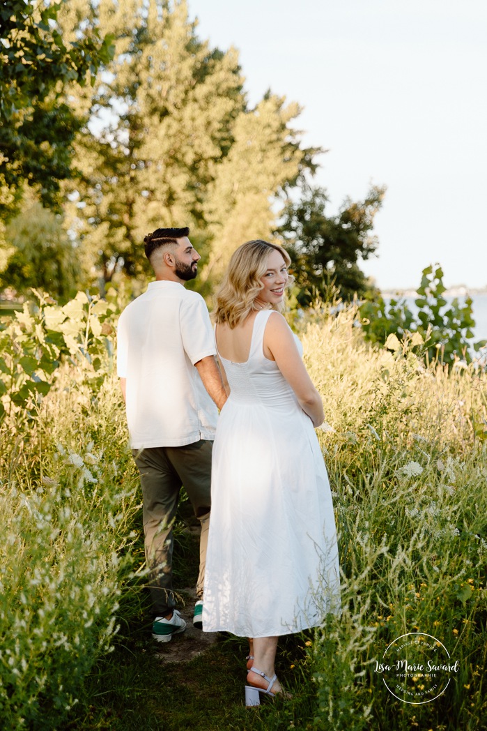 Riverbanks maternity photos. Waterfront maternity photos. Photographe à Pointe-Claire. Photos de maternité dans le West Island. Pointe-Claire photographer. West Island maternity photographer. Parc Edgewater. Edgewater Park.