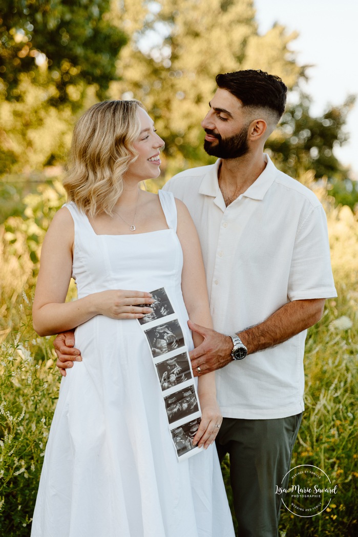 Riverbanks maternity photos. Waterfront maternity photos. Photographe à Pointe-Claire. Photos de maternité dans le West Island. Pointe-Claire photographer. West Island maternity photographer. Parc Edgewater. Edgewater Park.