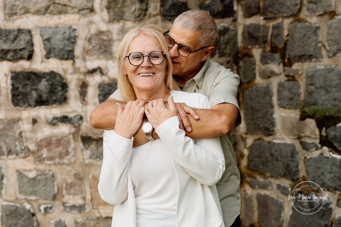 Family photos with adult children. Extended family photos. Photos de famille avec enfants adultes à Montréal. Montreal family photos with adult children. Photographe de famille élargie à Montréal. Montreal extended family photographer.
