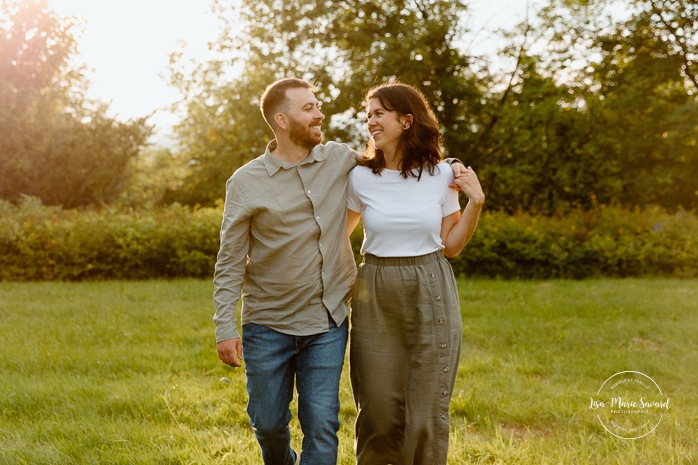 Family photos with adult children. Extended family photos. Photos de famille avec enfants adultes à Montréal. Montreal family photos with adult children. Photographe de famille élargie à Montréal. Montreal extended family photographer.