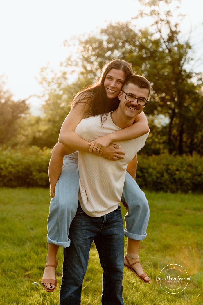 Family photos with adult children. Extended family photos. Photos de famille avec enfants adultes à Montréal. Montreal family photos with adult children. Photographe de famille élargie à Montréal. Montreal extended family photographer.