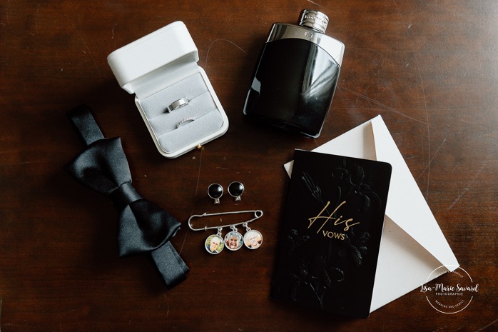 Groom flat lay. Mariage à l'hôtel Delta Saguenay. Photographe mariage Saguenay-Lac-Saint-Jean.