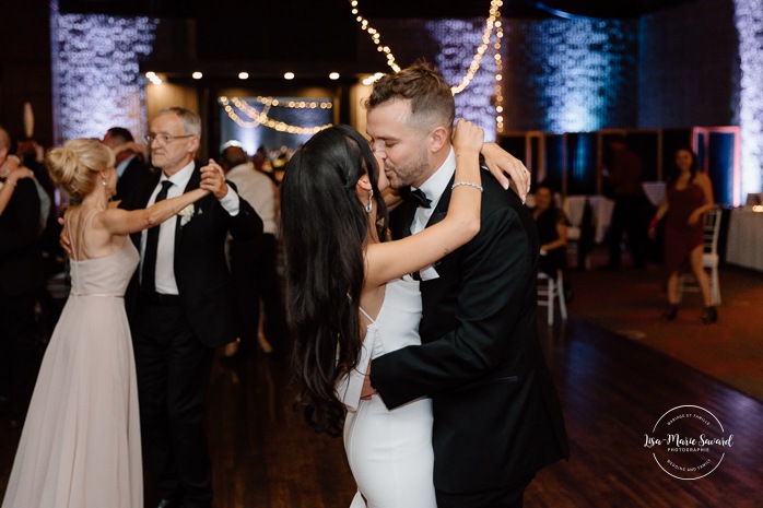 Wedding first dance photos. Mariage à l'hôtel Delta Saguenay. Mariage à Jonquière. Photographe mariage Saguenay-Lac-Saint-Jean.