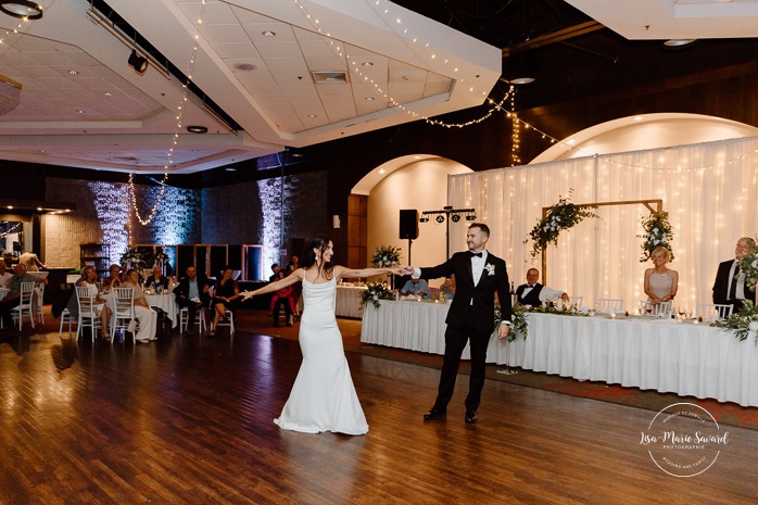 Wedding first dance photos. Mariage à l'hôtel Delta Saguenay. Mariage à Jonquière. Photographe mariage Saguenay-Lac-Saint-Jean.