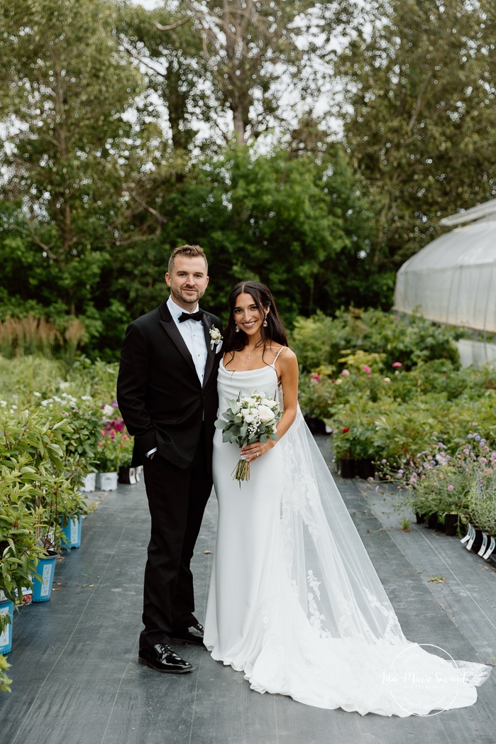 Greenhouse wedding photos. Plant nursery wedding photos. Pépinière Boréalis. Mariage à l'hôtel Delta Saguenay. Mariage à Jonquière. Photographe mariage Saguenay-Lac-Saint-Jean.