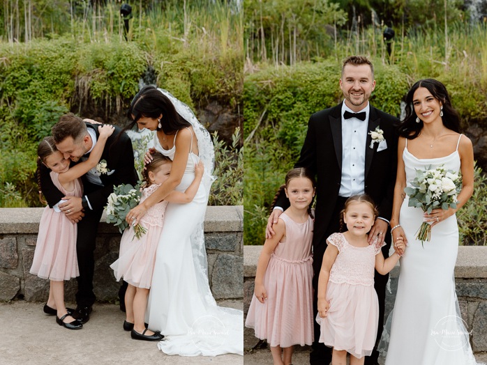 Outdoor wedding family photos. Wedding family photos in urban park. Parc du Bassin Chicoutimi. Petite Maison Blanche Saguenay. Mariage à Chicoutimi. Photographe mariage Saguenay-Lac-Saint-Jean.