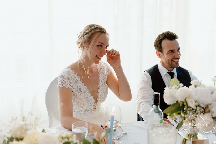 Candid wedding reception photos. Mariage au bord du Lac-Saint-Jean. Auberge des Îles. Photographe mariage Saguenay-Lac-Saint-Jean