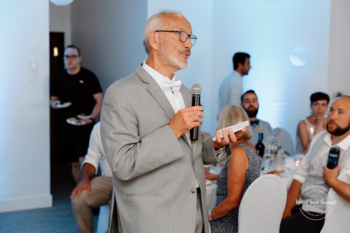 Candid wedding reception photos. Mariage au bord du Lac-Saint-Jean. Auberge des Îles. Photographe mariage Saguenay-Lac-Saint-Jean