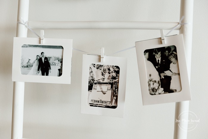 Simple wedding reception decor. White, blue and green wedding decor. Mariage au bord du Lac-Saint-Jean. Auberge des Îles. Photographe mariage Saguenay-Lac-Saint-Jean