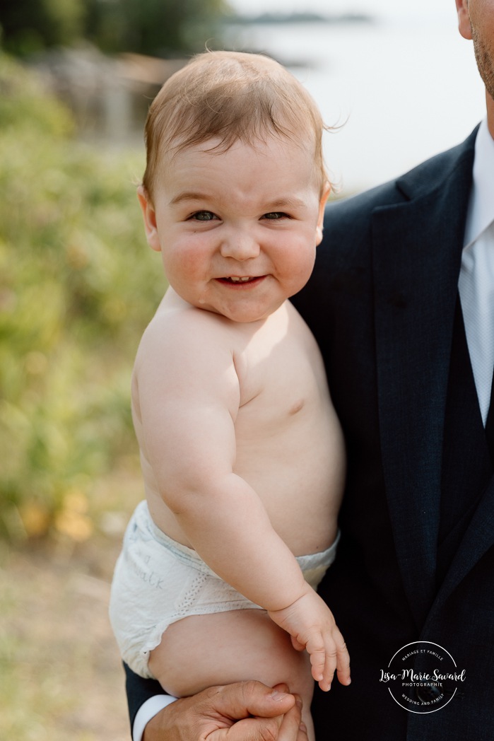 Wedding photos with children. Beach wedding photos. Lakefront wedding photos. Mariage au bord du Lac-Saint-Jean. Auberge des Îles. Photographe mariage Saguenay-Lac-Saint-Jean