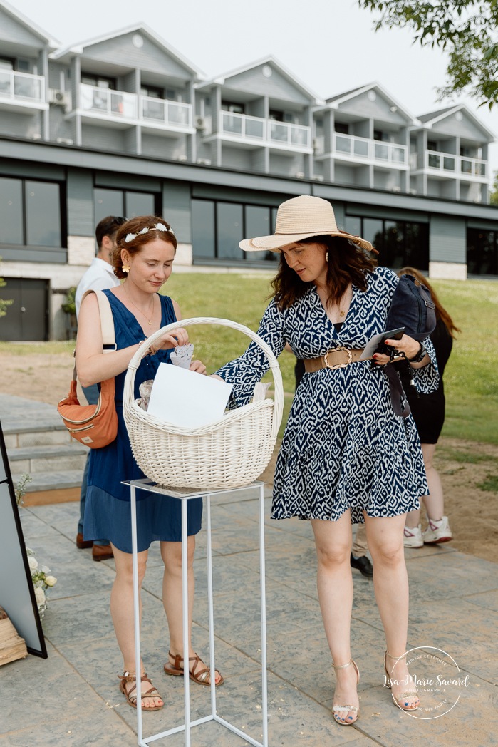 Summer lakefront wedding. Mariage au bord du Lac-Saint-Jean. Auberge des Îles. Photographe mariage Saguenay-Lac-Saint-Jean
