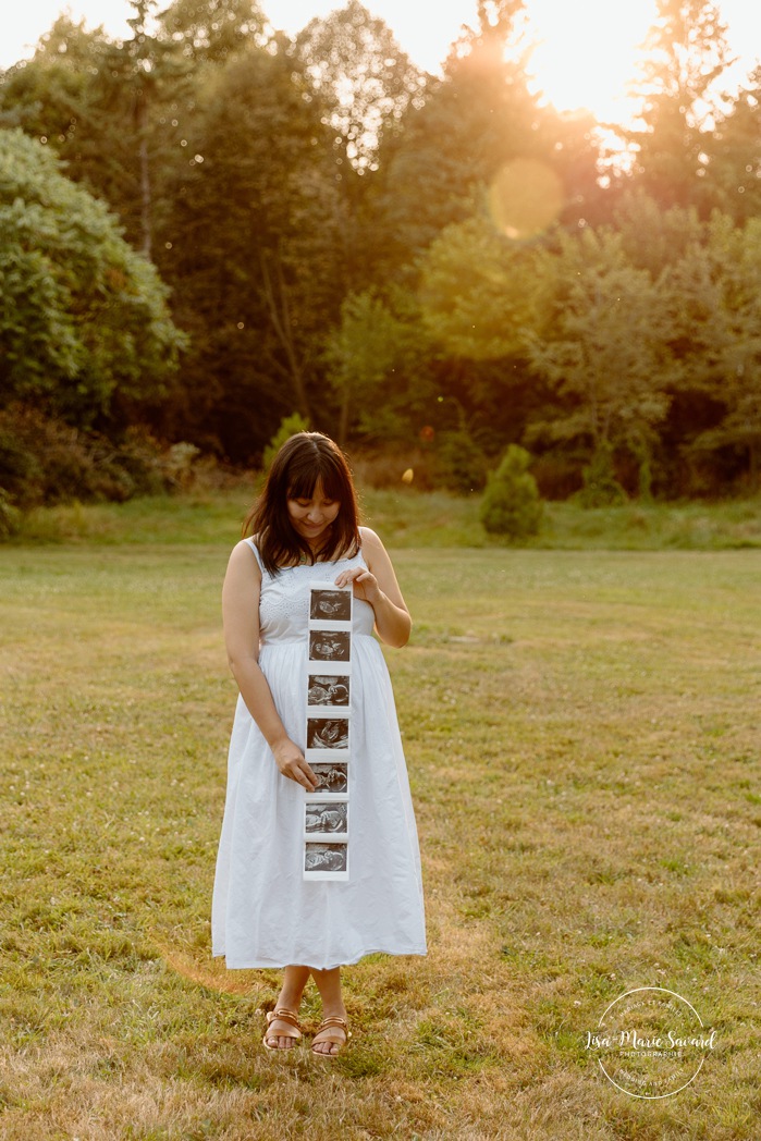 Countryside maternity photos. Wild field maternity photos. Séance photo au parc Maisonneuve. Maisonneuve Park photoshoot. Photographe maternité à Montréal. Montreal maternity photographer.