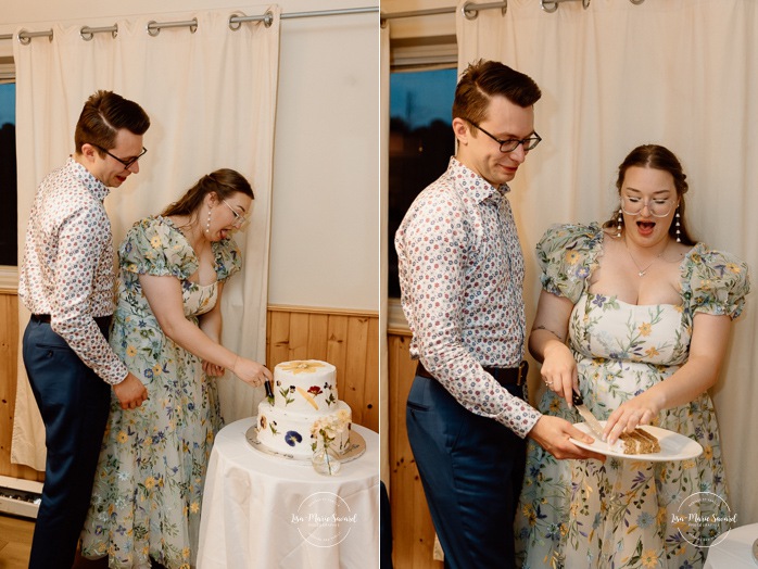 Wedding reception in small inn. Mariage en Estrie dans un chalet. Photographe de mariage dans les Cantons-de-l'Est. Le Camp de base Sutton. Eastern Township wedding photographer.