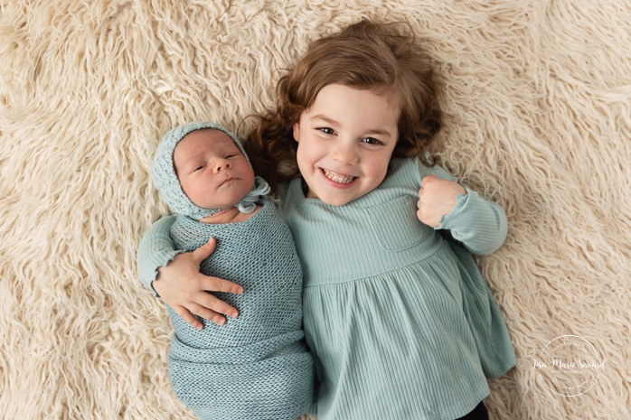 Photographe de nouveau-né à Montréal. Séance photo bébé naissant à Montréal. Montreal newborn photographer. Montreal newborn photoshoot. Lisa-Marie Savard Photographie
