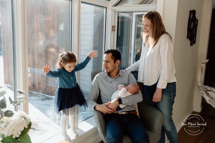 Photographe de nouveau-né à Montréal. Séance photo nouveau-né à domicile à Montréal. Montreal newborn photographer. Montreal lifestyle newborn photoshoot. Lisa-Marie Savard Photographie