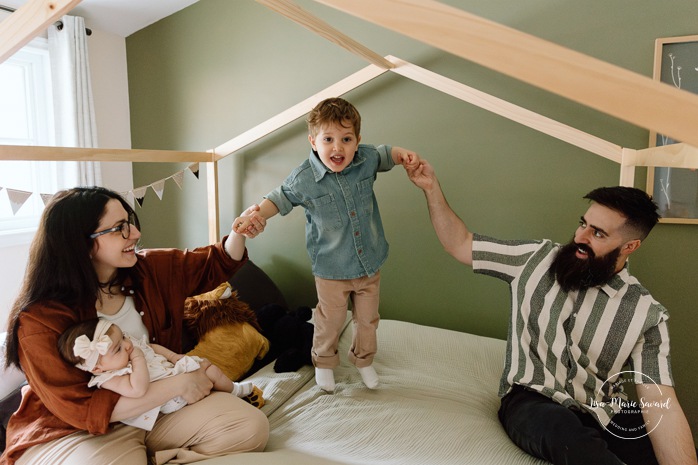 Photographe de famille à Montréal. Photographe familiale à Montréal. Montreal family photographer. Montreal lifestyle photographer.