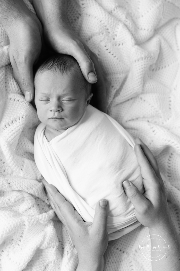 Photographe de nouveau-né à Montréal. Séance photo bébé naissant à Montréal. Montreal newborn photographer. Montreal newborn photoshoot. Lisa-Marie Savard Photographie