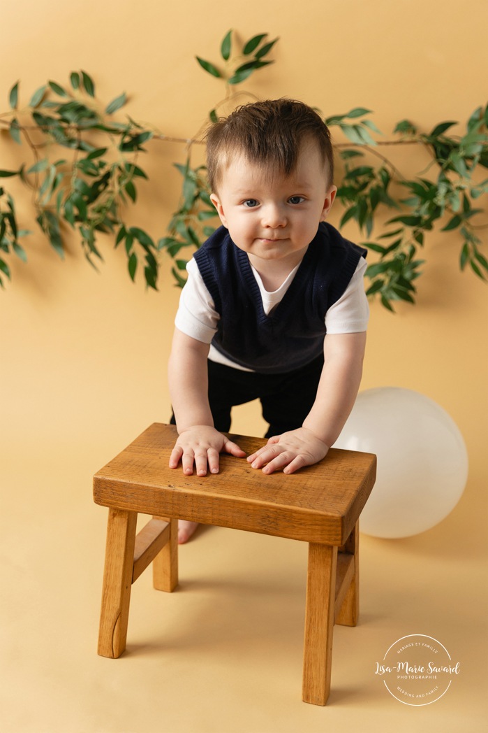 Photographe de Cake Smash à Montréal. Séance photo Smash the Cake à Montréal. Montreal Cake Smash photographer. Montreal Smash the Cake photoshoot. Lisa-Marie Savard Photographie