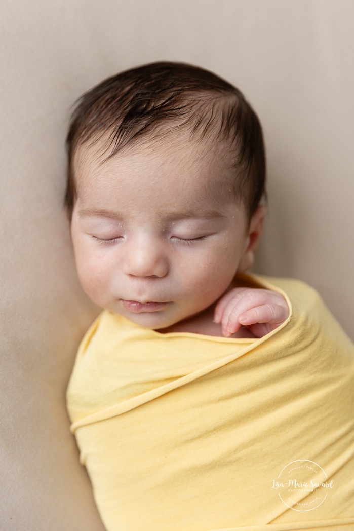Photographe de nouveau-né à Montréal. Séance photo bébé naissant à Montréal. Montreal newborn photographer. Montreal newborn photoshoot. Lisa-Marie Savard Photographie