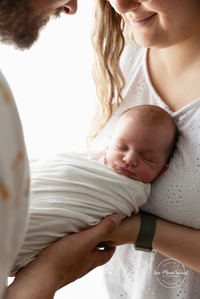 Photographe de nouveau-né à Montréal. Séance photo bébé naissant à Montréal. Montreal newborn photographer. Montreal newborn photoshoot. Lisa-Marie Savard Photographie