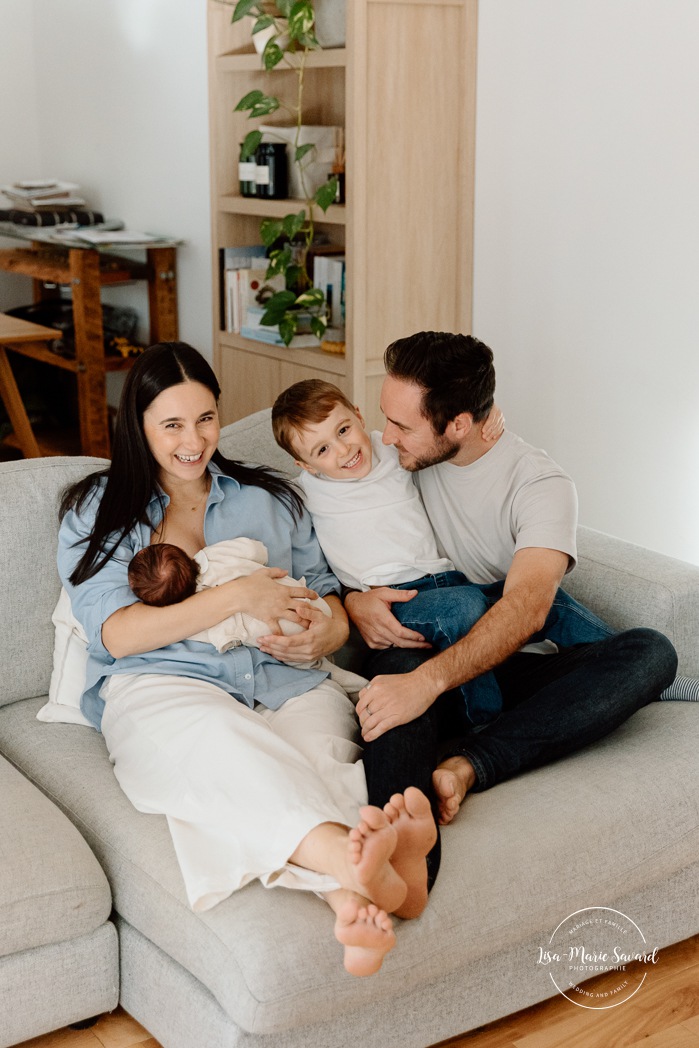 Photographe de nouveau-né à Montréal. Séance photo nouveau-né à domicile à Montréal. Montreal newborn photographer. Montreal lifestyle newborn photoshoot. Lisa-Marie Savard Photographie