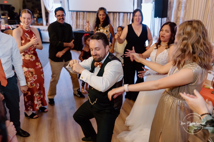 Multicultural wedding reception. Mixed wedding reception. Mariage au Manoir du lac Delage. Photographe de mariage Ville de Québec. Quebec City wedding photographer. Manoir du lac Delage wedding.