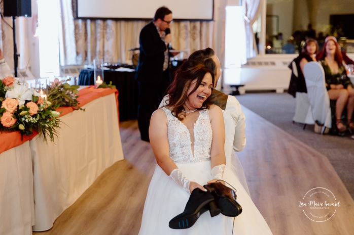 Multicultural wedding reception. Mixed wedding reception. Mariage au Manoir du lac Delage. Photographe de mariage Ville de Québec. Quebec City wedding photographer. Manoir du lac Delage wedding.