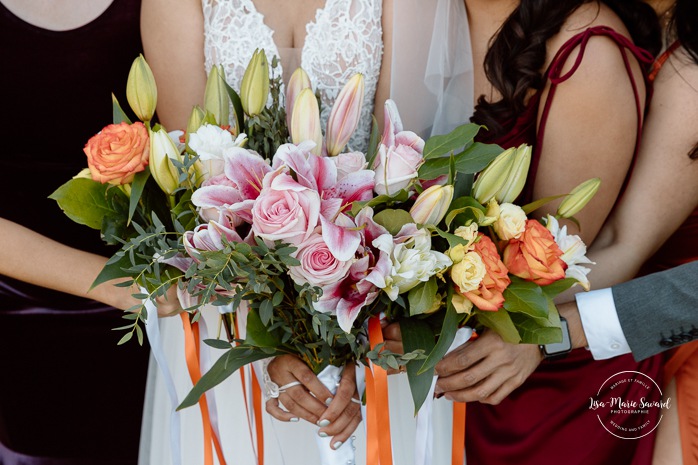 Fall wedding photos. Fall wedding party photos. Multicultural wedding photos. Mixed couple photos. Mariage au Manoir du lac Delage. Photographe de mariage Ville de Québec. Quebec City wedding photographer. Manoir du lac Delage wedding.