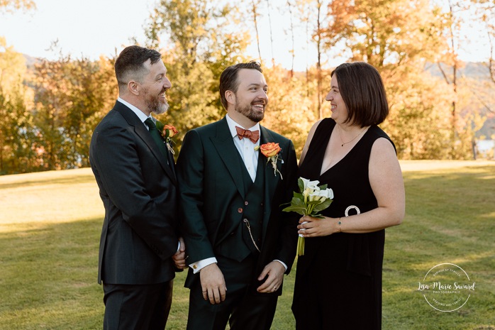 Fall wedding photos. Fall family wedding photos. Multicultural wedding photos. Mixed couple photos. Mariage au Manoir du lac Delage. Photographe de mariage Ville de Québec. Quebec City wedding photographer. Manoir du lac Delage wedding.