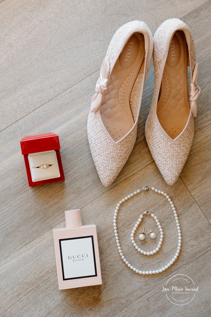 Birdal flat lay. Mariage au Manoir du lac Delage. Photographe de mariage Ville de Québec. Quebec City wedding photographer. Manoir du lac Delage wedding.