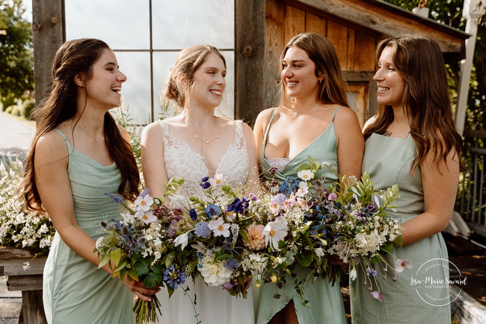 Photos de famille de mariage. Mariage à Le Pont Couvert de La Conception. Photographe mariage Laurentides. Le Pont Couvert wedding. Tremblant wedding photographer.