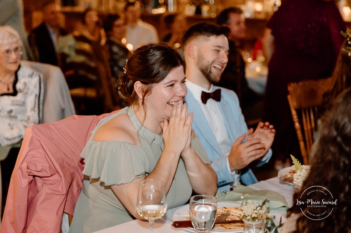Wooden cabin wedding reception. Eco friendly wedding reception. Mariage à Le Pont Couvert de La Conception. Photographe mariage Laurentides. Le Pont Couvert wedding. Tremblant wedding photographer.