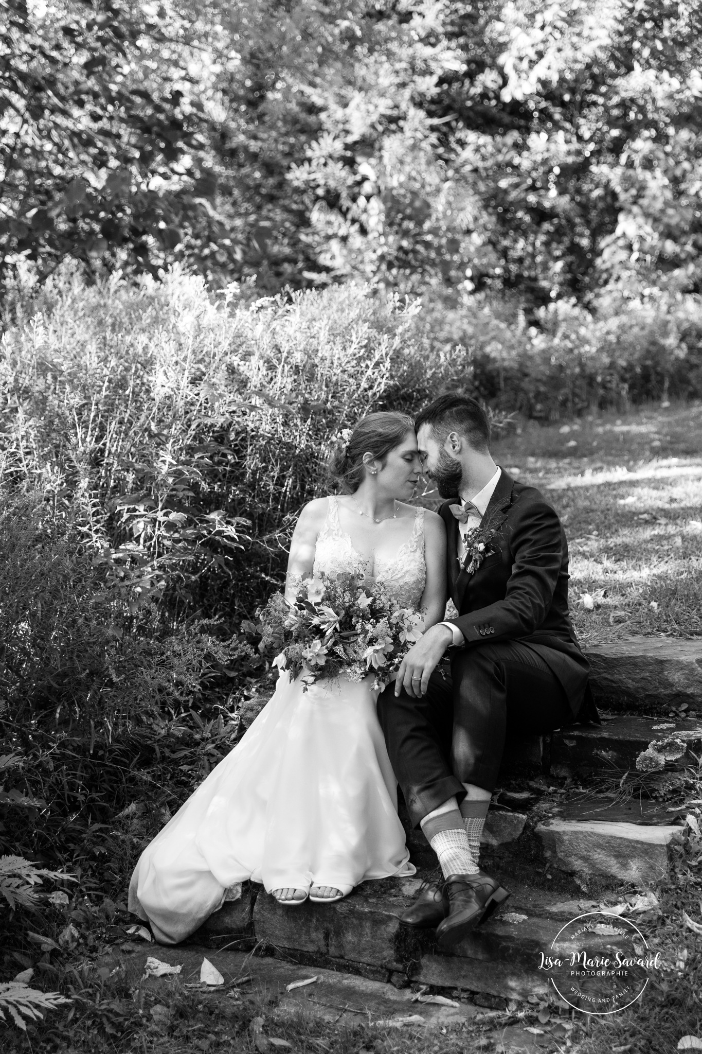 Forest wedding photos. Mariage à Le Pont Couvert de La Conception. Photographe mariage Laurentides. Le Pont Couvert wedding. Tremblant wedding photographer.