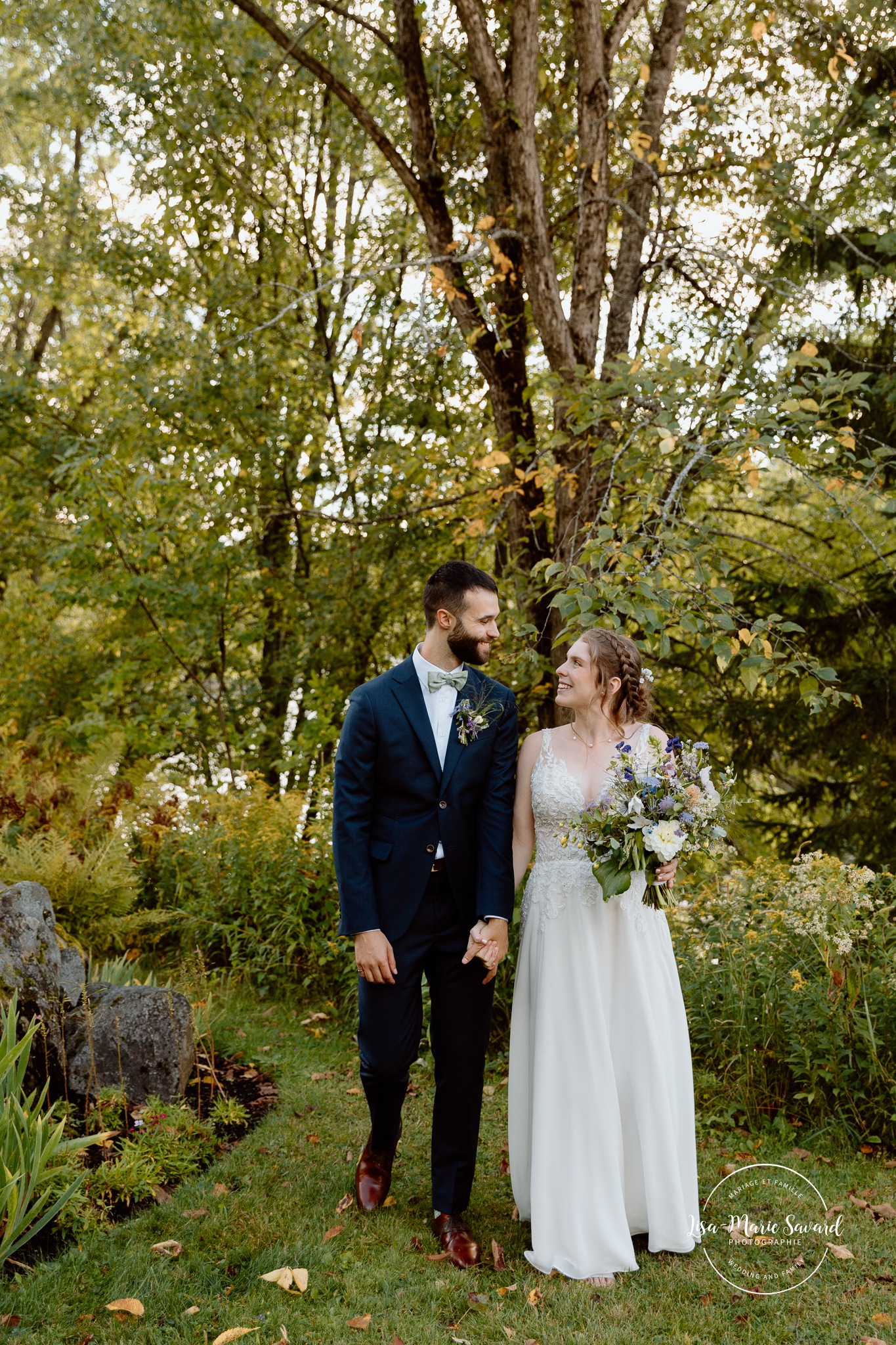 Forest wedding photos. Mariage à Le Pont Couvert de La Conception. Photographe mariage Laurentides. Le Pont Couvert wedding. Tremblant wedding photographer.